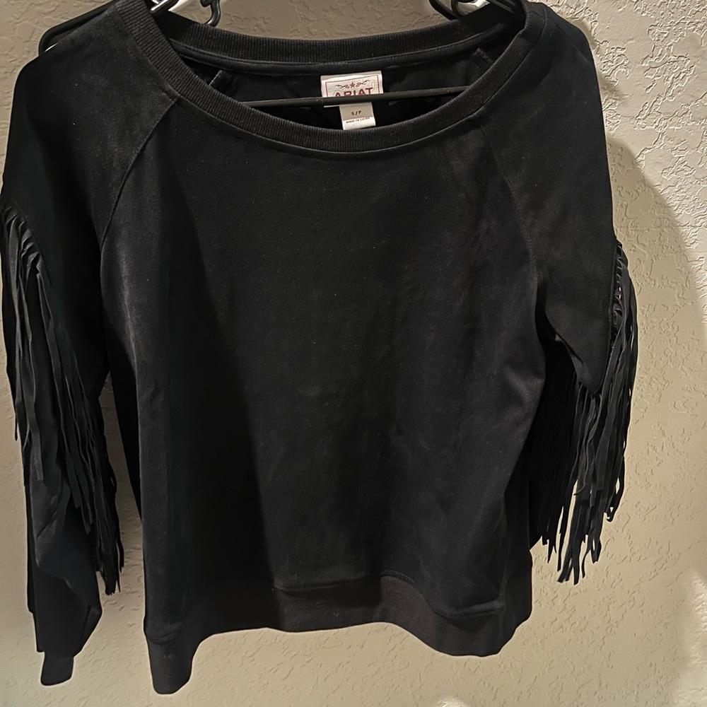 New never worn Ariat sweater